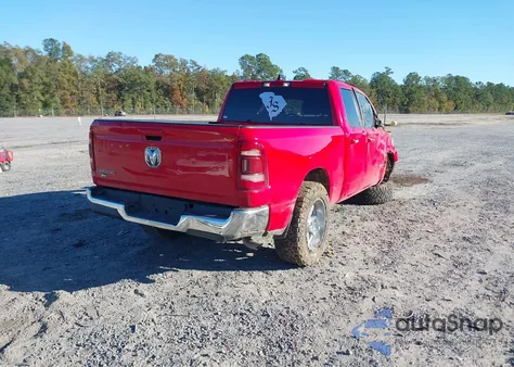 2022 Ram 1500 Big Horn 4X2 6'4 Box из США, поврежденный, VIN 1C6RREBG0NN272974